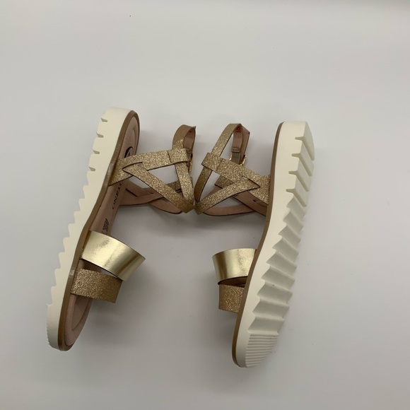 One35 Ankle Strap Sandals ,S.Escarcha Dorado Vegan Leather. Various Size - Picture 4 of 5